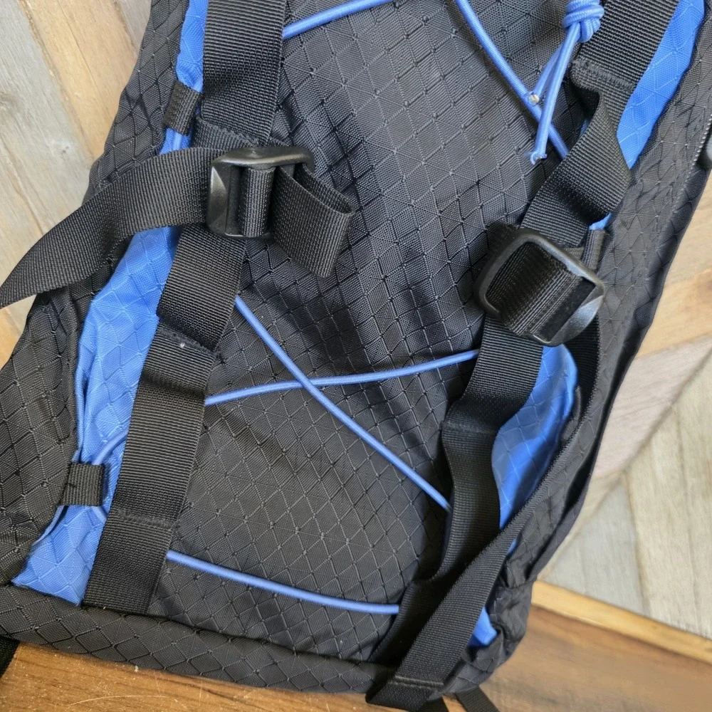 Eddie Bauer Hydration Backpack Pack Adjustable Hiking Outdoors Blue & Black